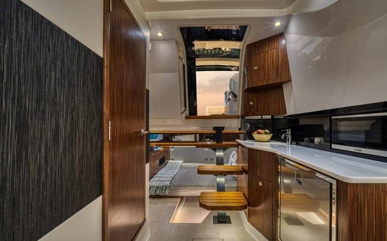 Sea Ray Sport Cruiser 370 Sundancer