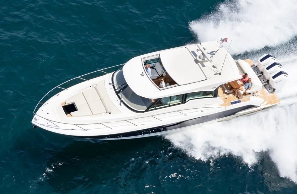 Tiara 48 LE