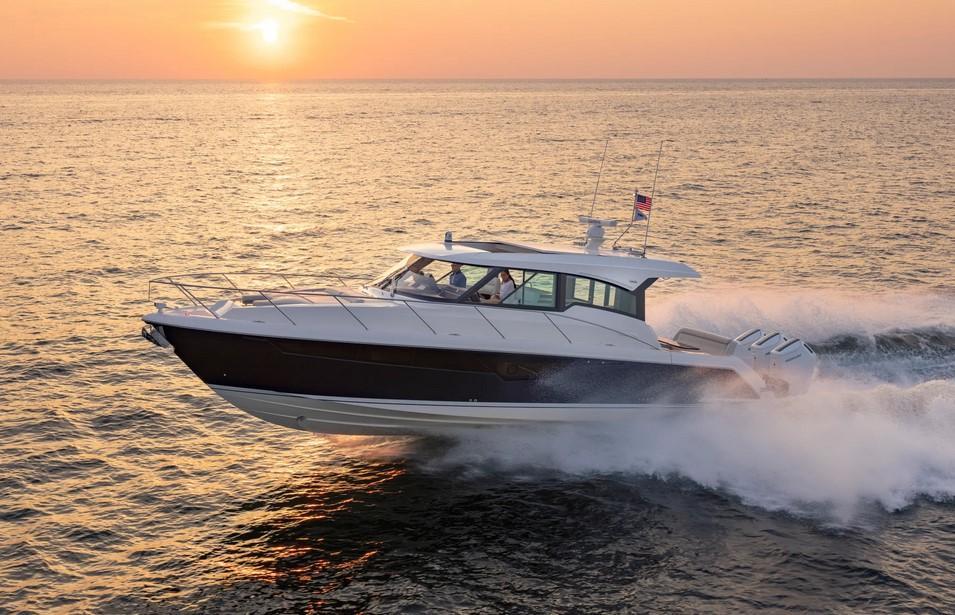 Tiara 48 LE