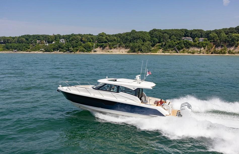 Tiara 48 LE