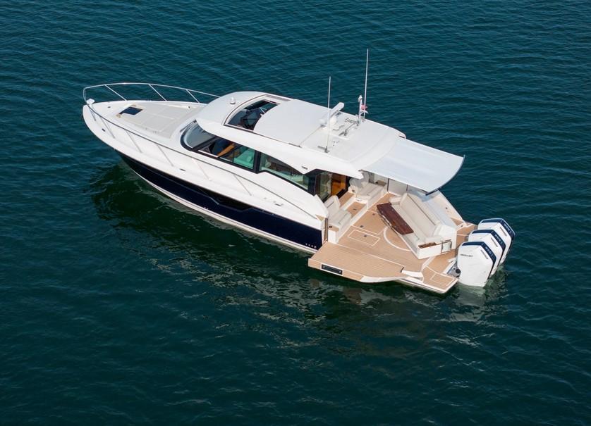 Tiara 48 LE