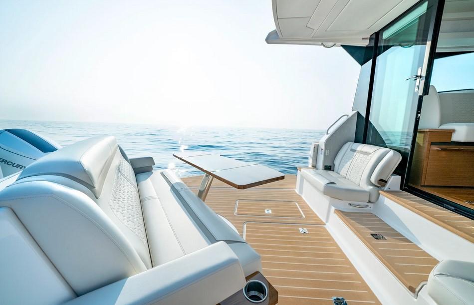 Tiara 48 LE