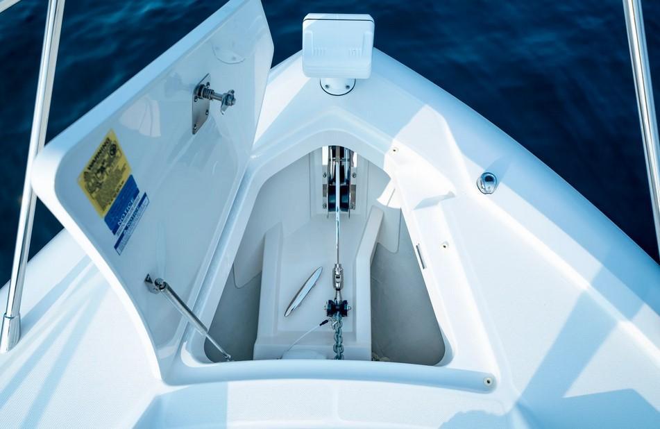 Tiara 48 LE