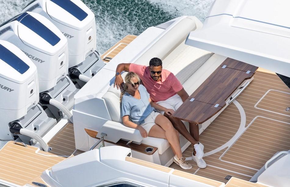 Tiara 48 LE