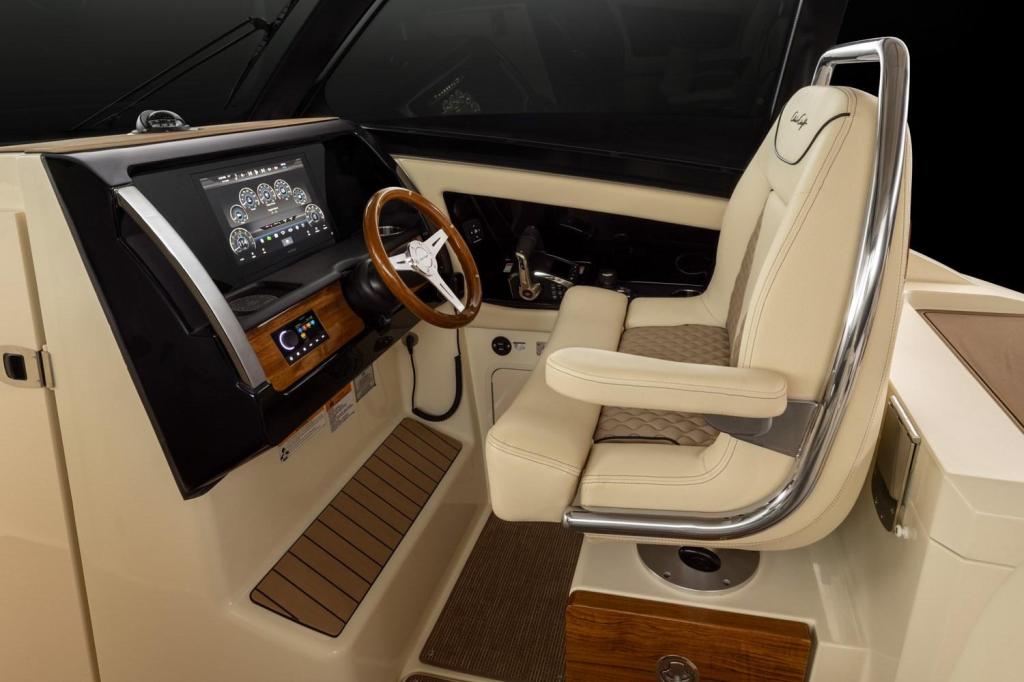 Chris Craft Calypso 32