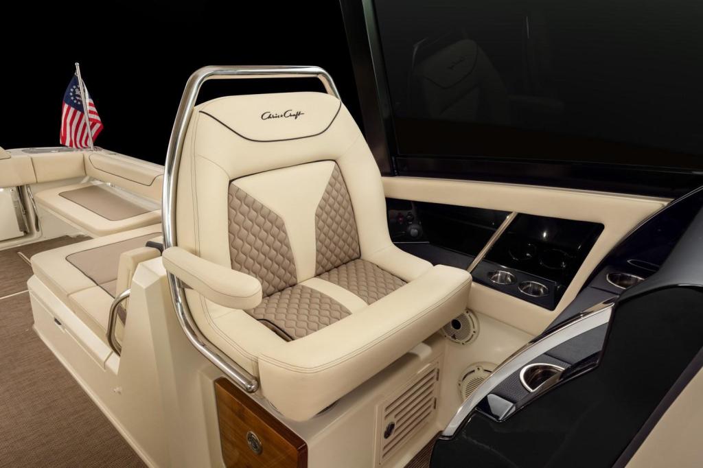 Chris Craft Calypso 32