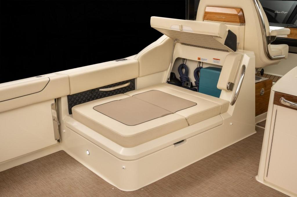 Chris Craft Calypso 32