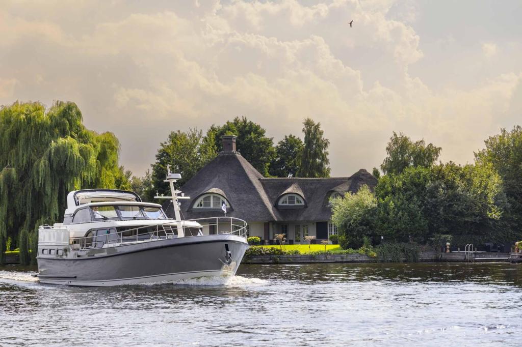 Linssen 55 SL AC Variotop