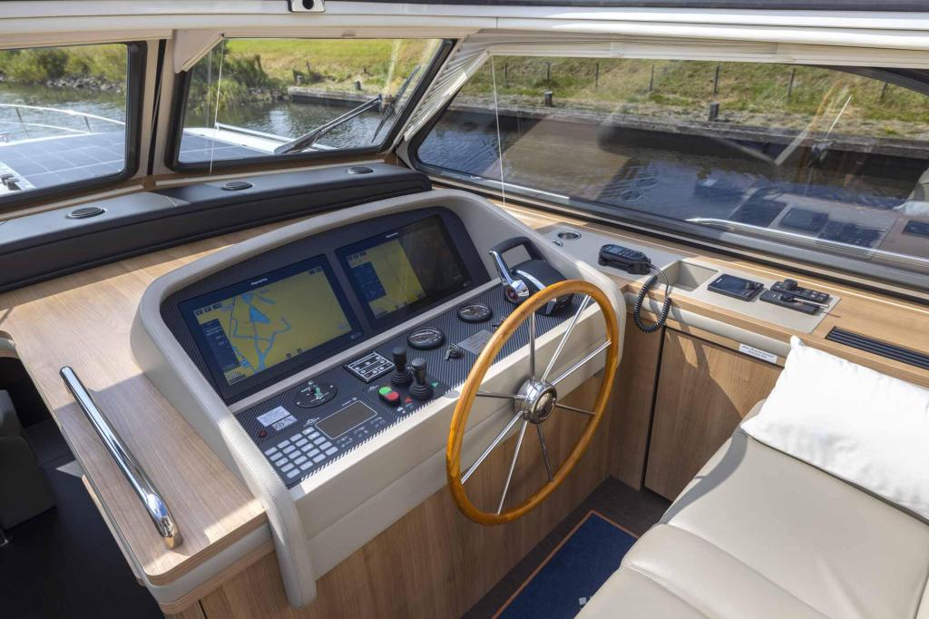 Linssen 55 SL AC Variotop