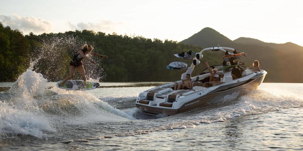 Malibu Wakesetter 26 LSV