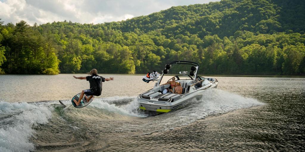 Malibu Wakesetter 22 LSV