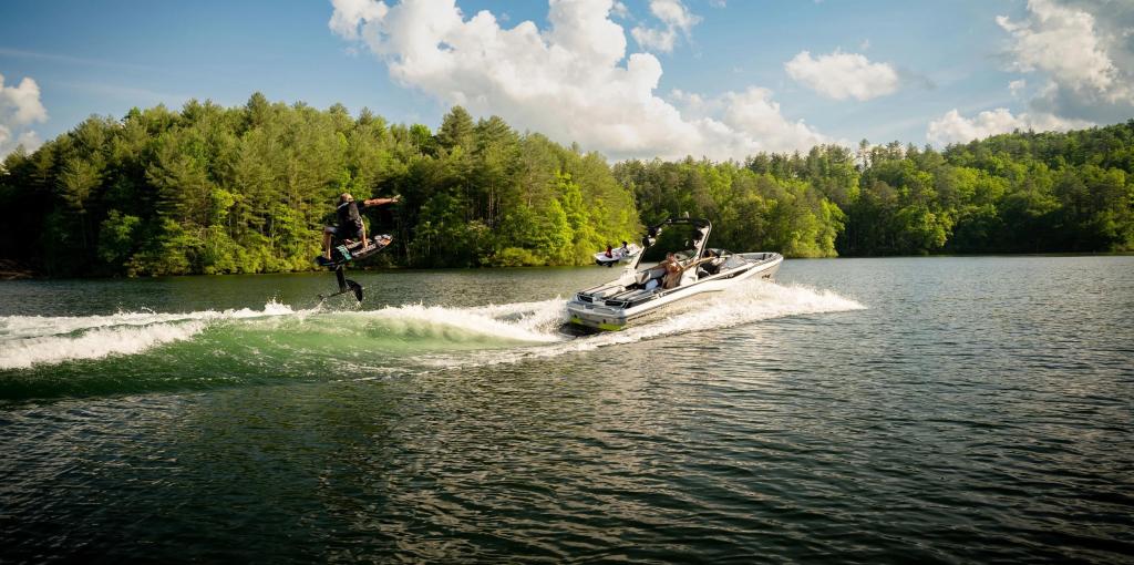 Malibu Wakesetter 22 LSV