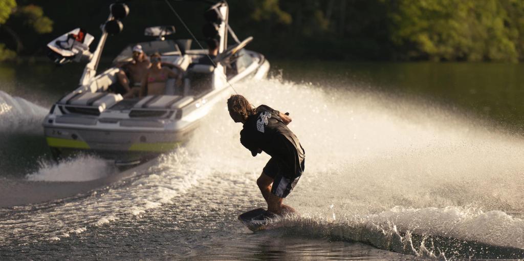 Malibu Wakesetter 22 LSV