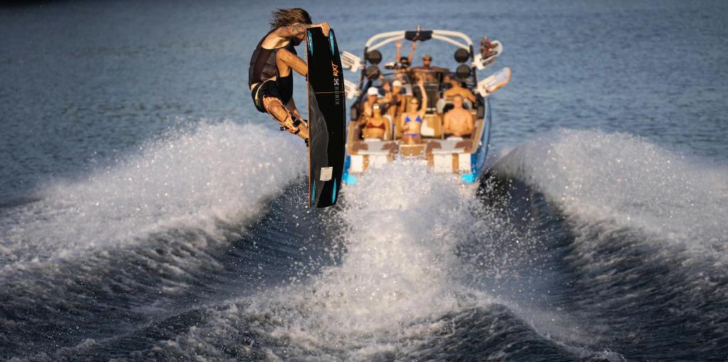 Malibu Wakesetter 25 LSV