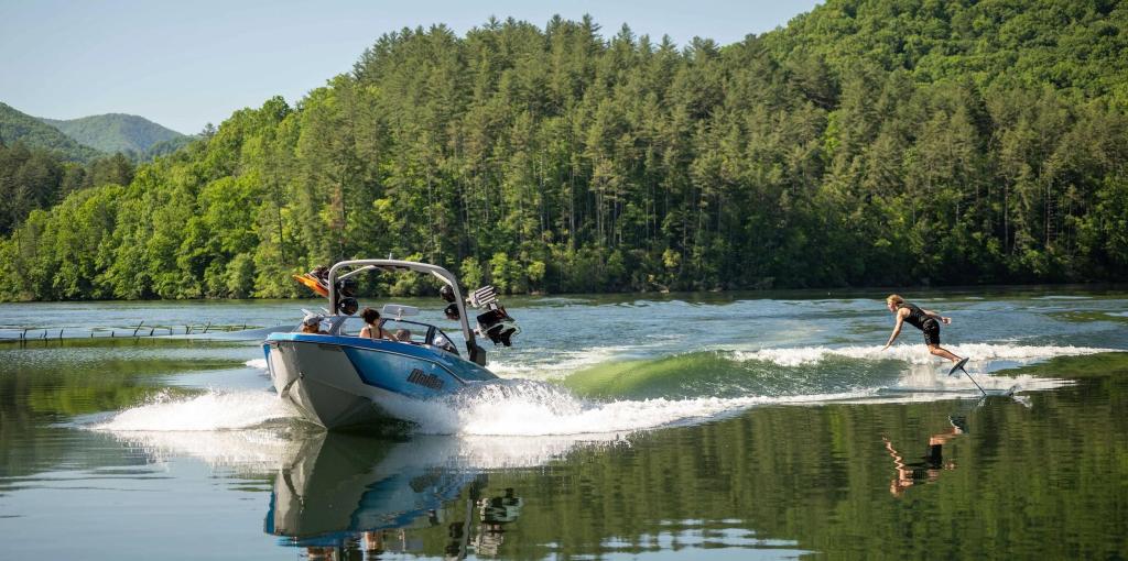 Malibu Wakesetter 25 LSV