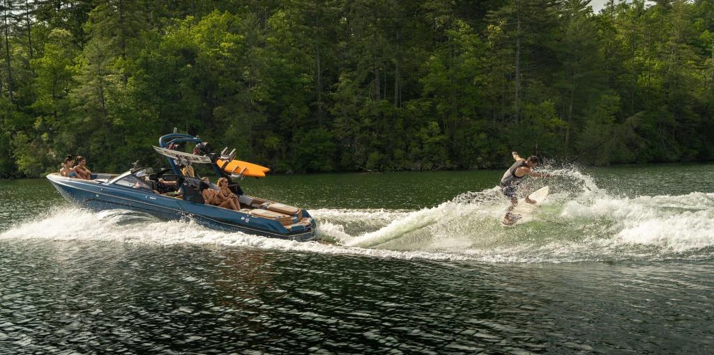 Malibu Wakesetter 23 LSV