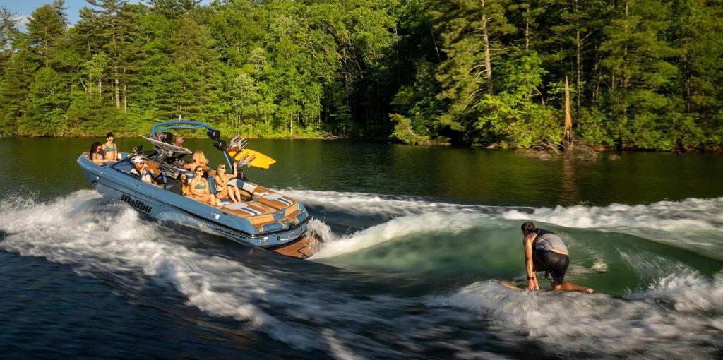 Malibu Wakesetter 23 LSV