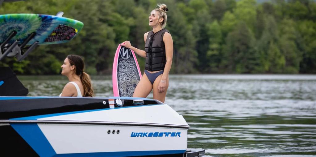Malibu Wakesetter 24 MXZ