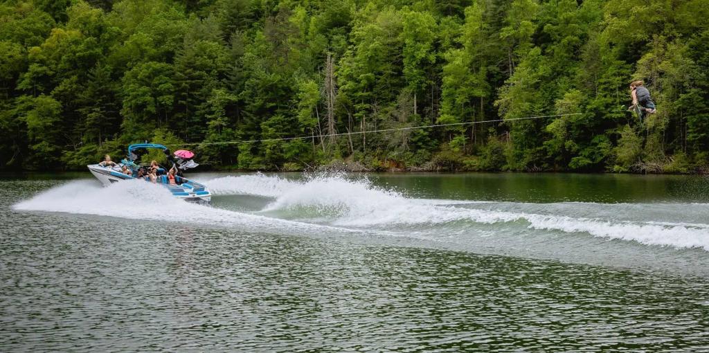 Malibu Wakesetter 24 MXZ