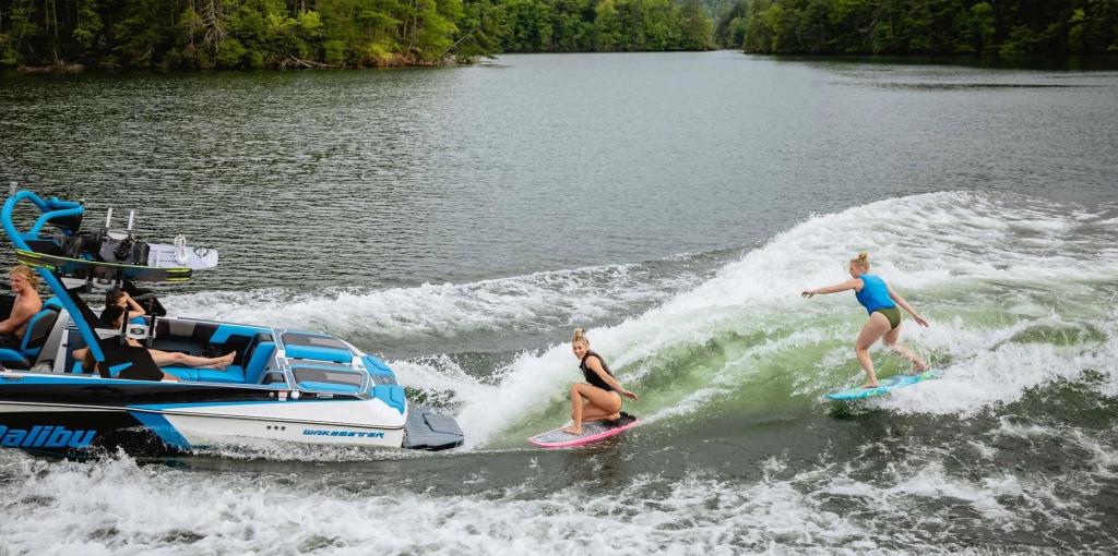 Malibu Wakesetter 24 MXZ