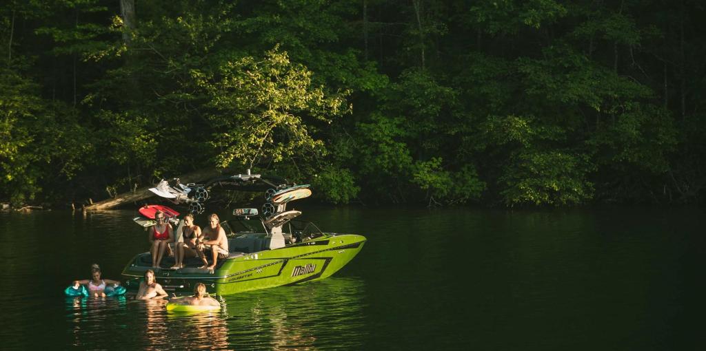 Malibu Wakesetter 23 MXZ