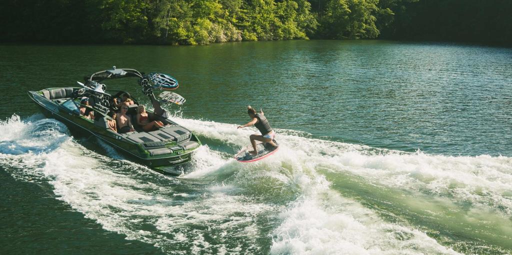 Malibu Wakesetter 23 MXZ