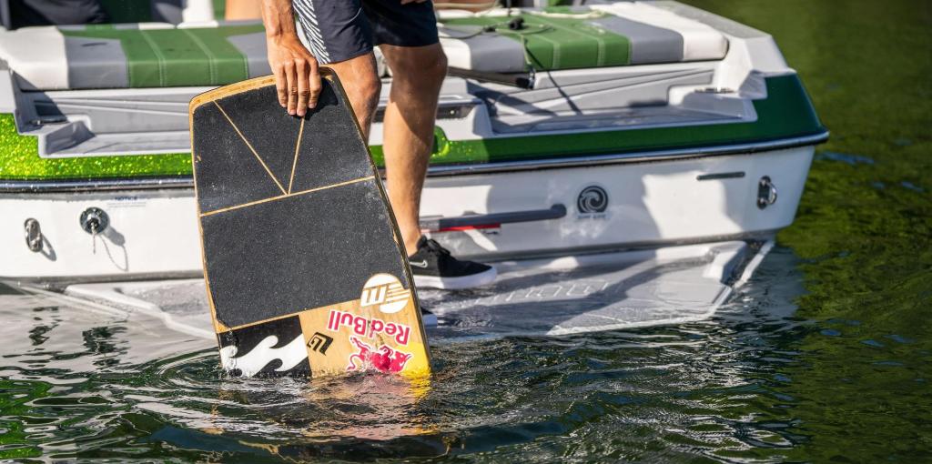 Malibu Wakesetter 21 LX
