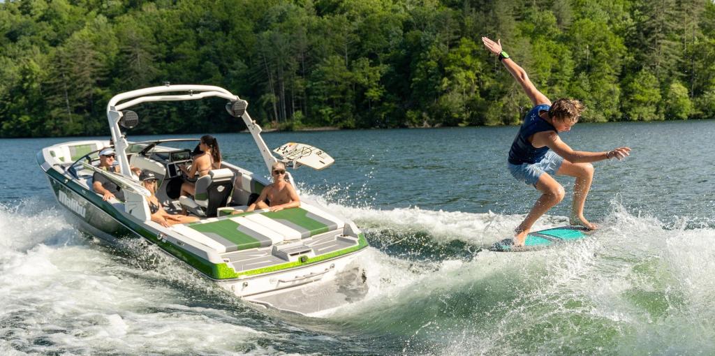 Malibu Wakesetter 21 LX