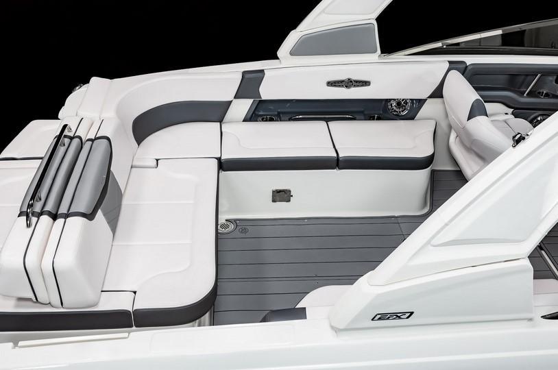 Chaparral 30 SURF