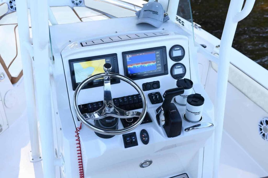 Stingray 236CC