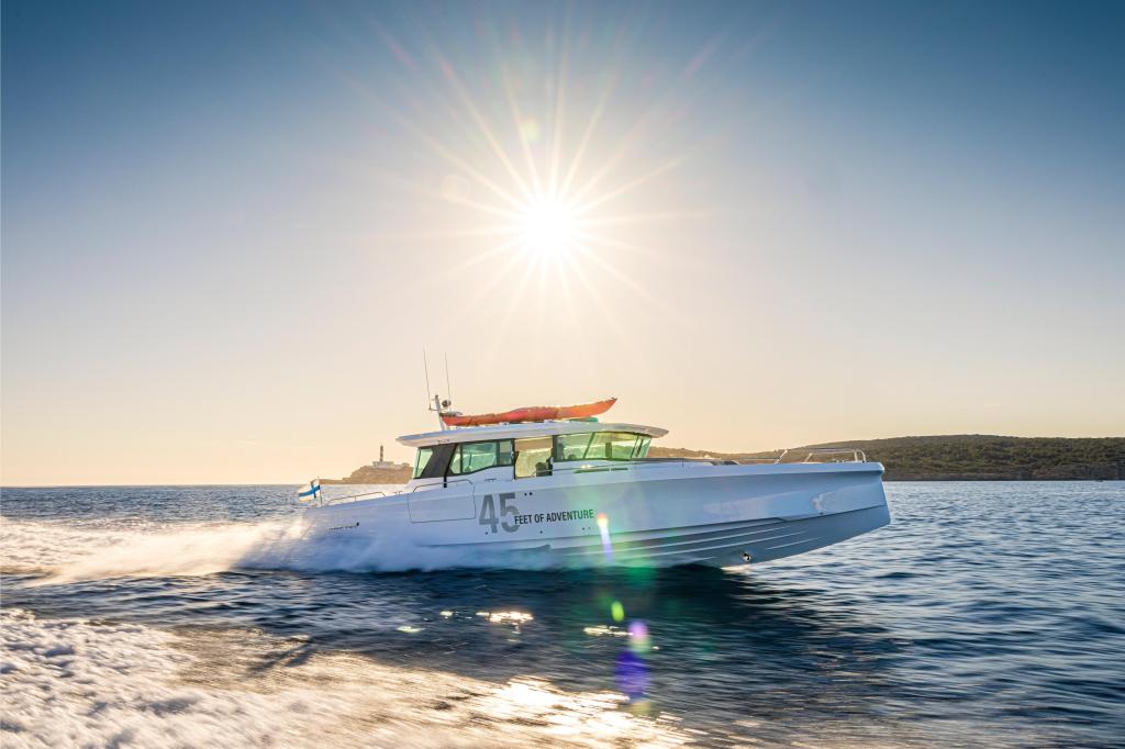 Axopar 45 XC Cross Cabin