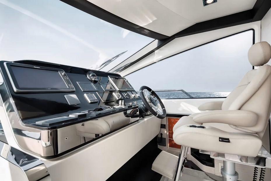 Azimut Fly 83