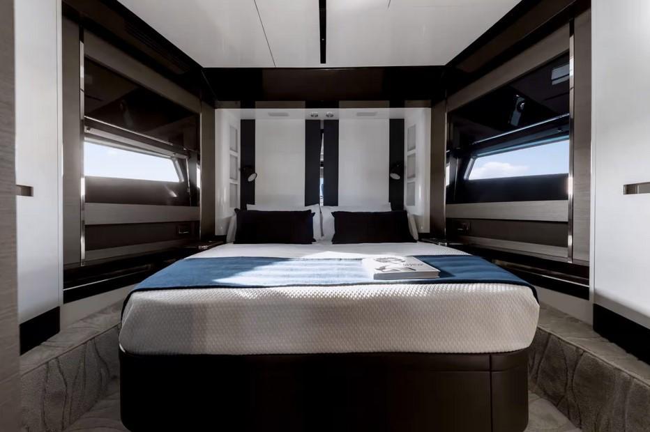 Azimut S8
