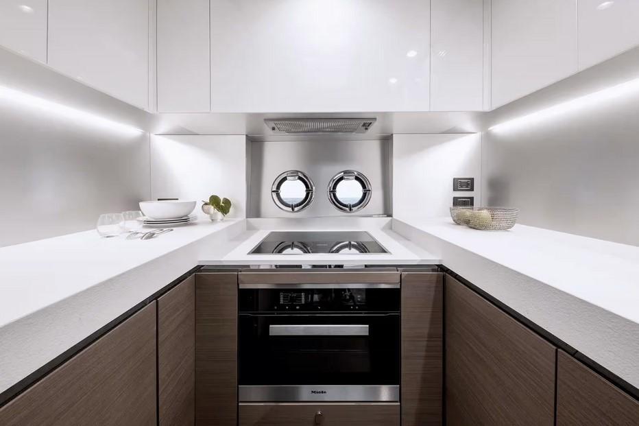 Azimut S8