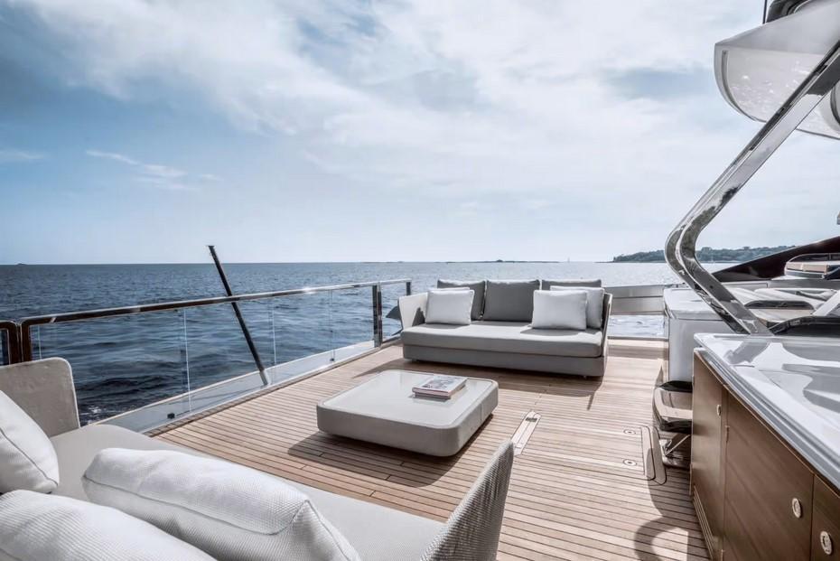 Azimut S10