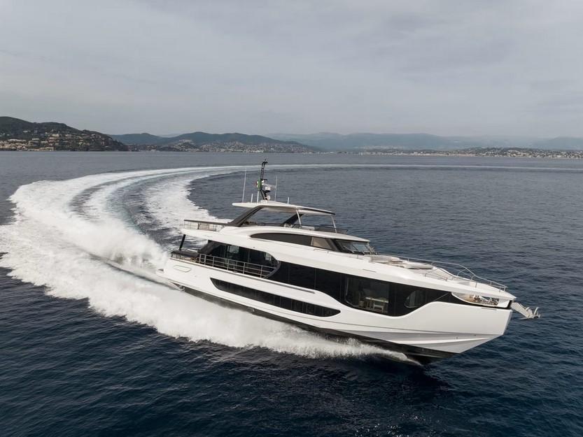 Azimut Grande 26M