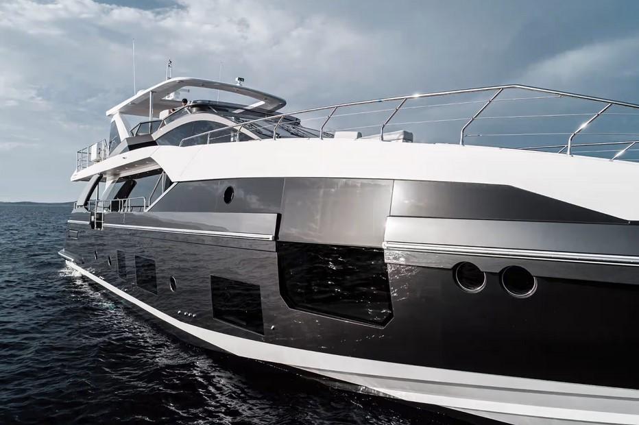Azimut Grande 27M