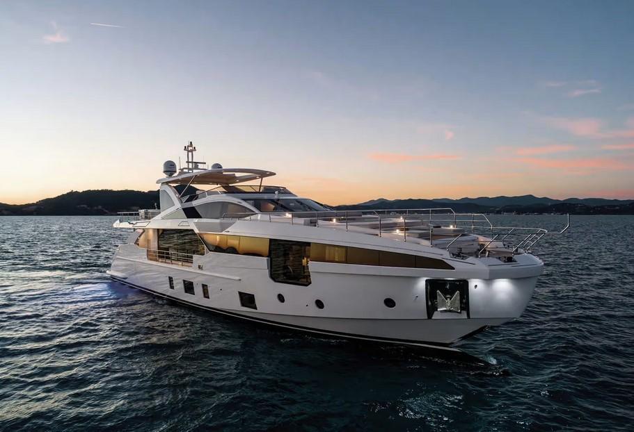 Azimut Grande 32M