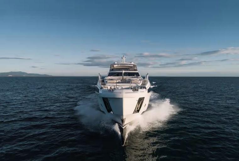 Azimut Grande 32M