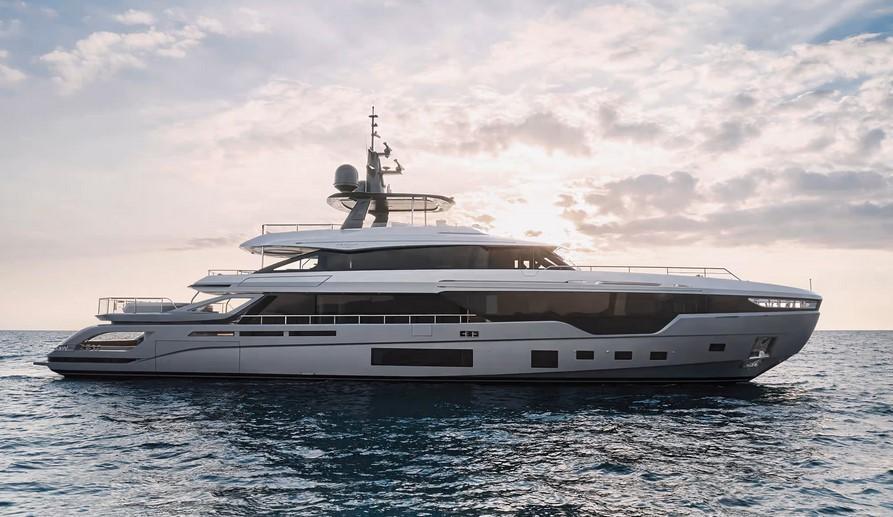 Azimut Grande Trideck