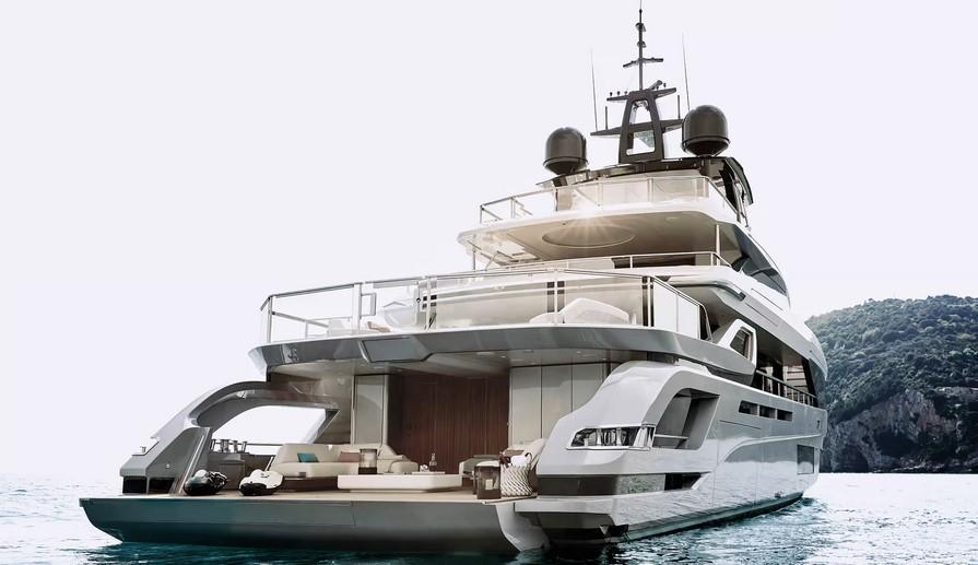 Azimut Grande Trideck