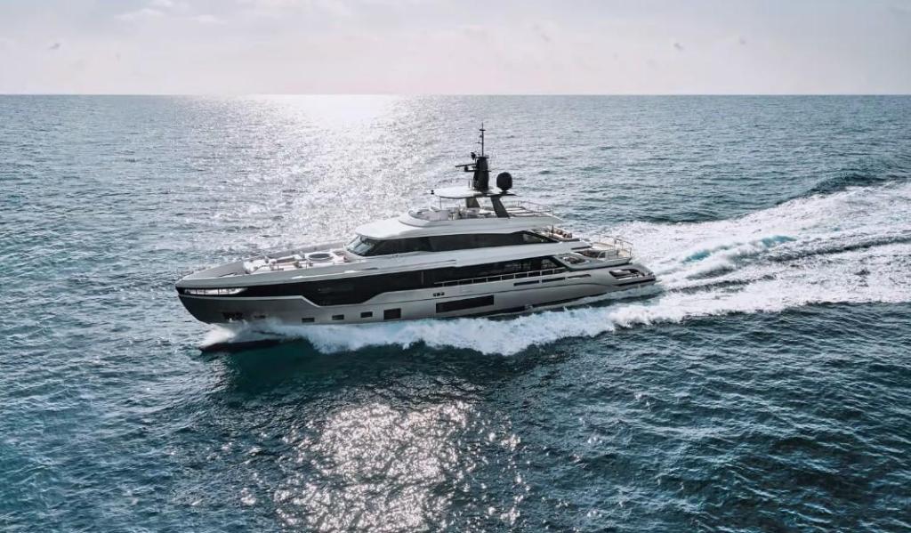 Azimut Grande Trideck