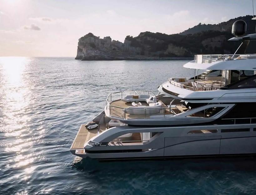 Azimut Grande Trideck