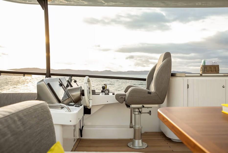 Azimut Magellano 66