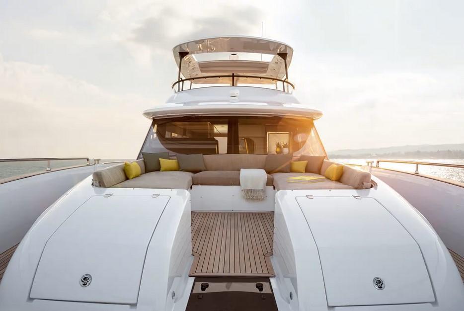 Azimut Magellano 66