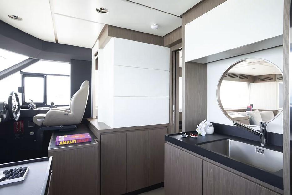 Azimut Magellano 66