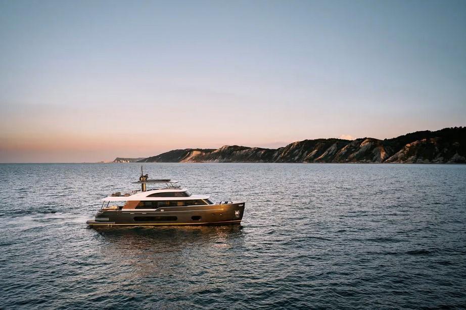 Azimut Magellano 25M