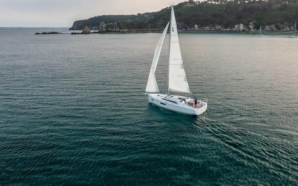 Beneteau Oceanis 37.1