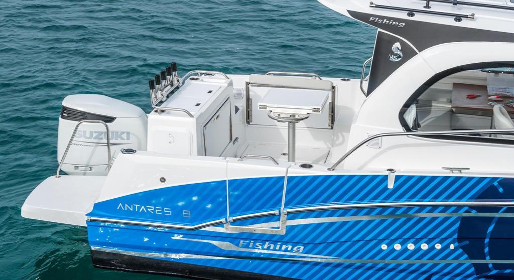Beneteau Antares 8 Fishing