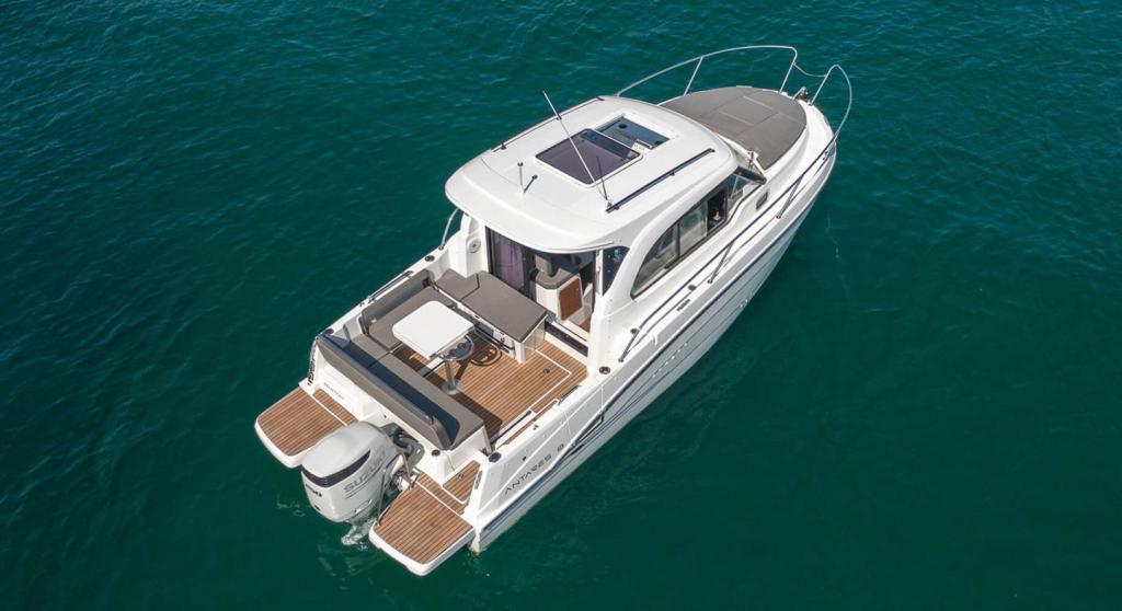 Beneteau Antares 8